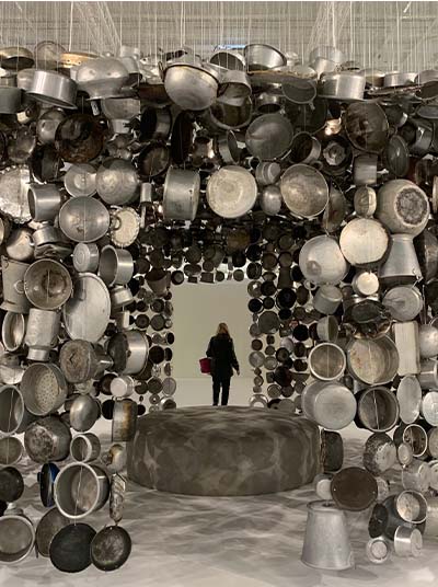 une installation de Subodh Gupta